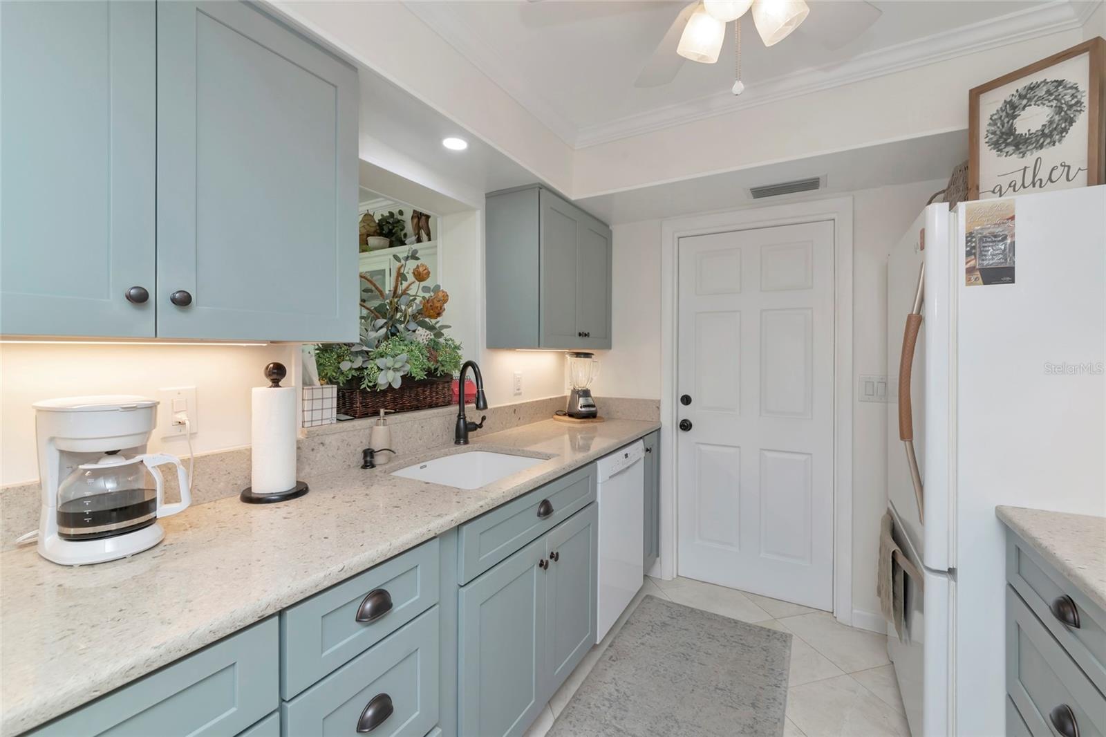 3602 JOYCE DR — photo 9