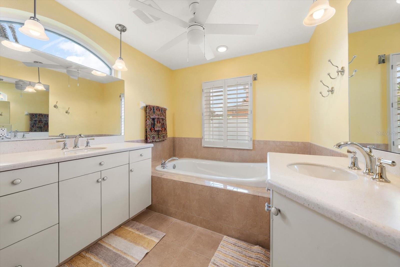 2218 DONATO DR — photo 19