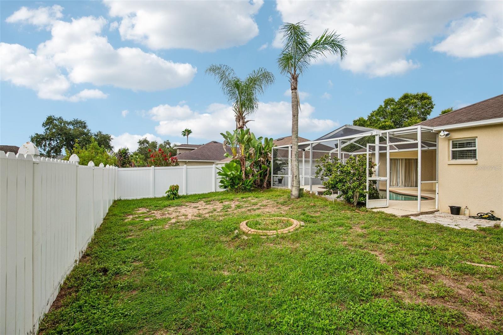 2302 TOWERING OAKS CIR — photo 37