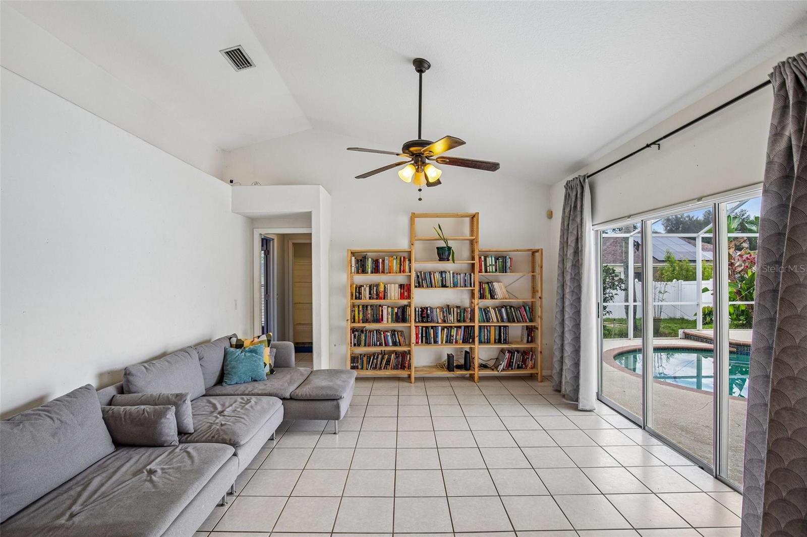 2302 TOWERING OAKS CIR — photo 6