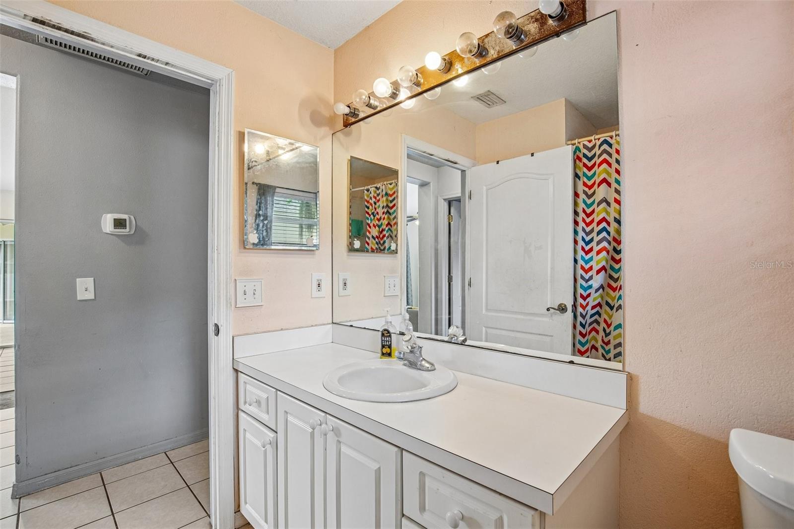 2302 TOWERING OAKS CIR — photo 22