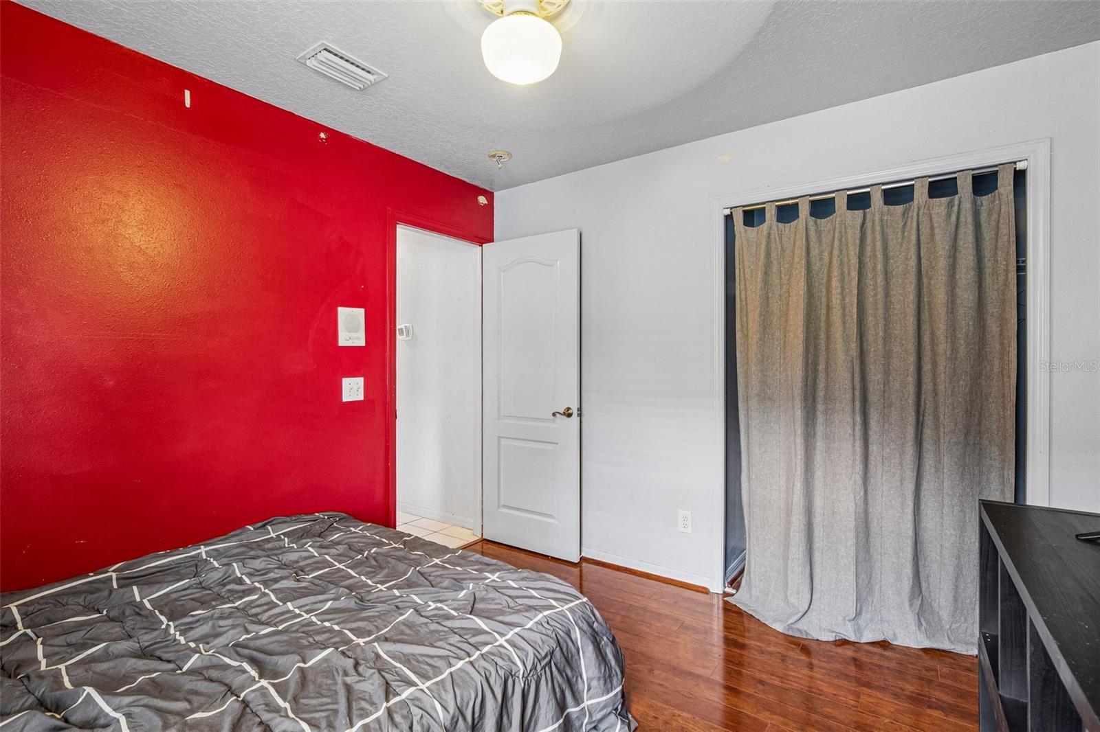 2302 TOWERING OAKS CIR — photo 25