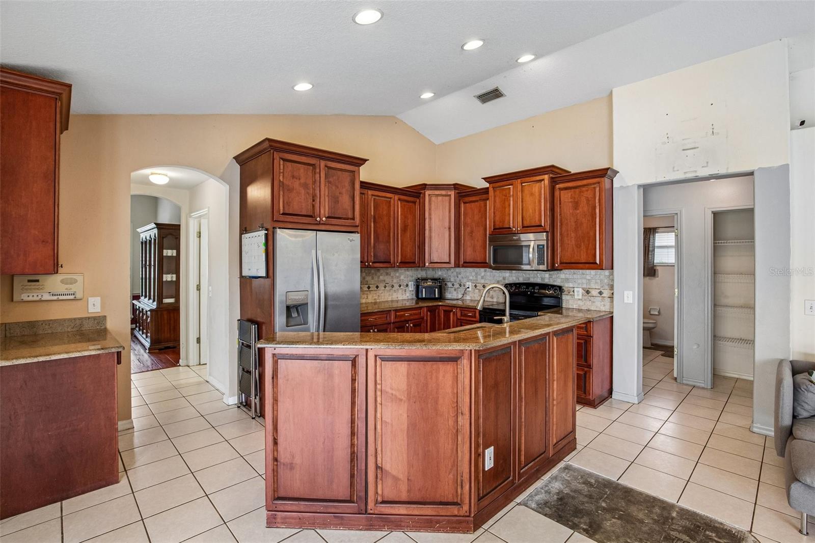 2302 TOWERING OAKS CIR — photo 11
