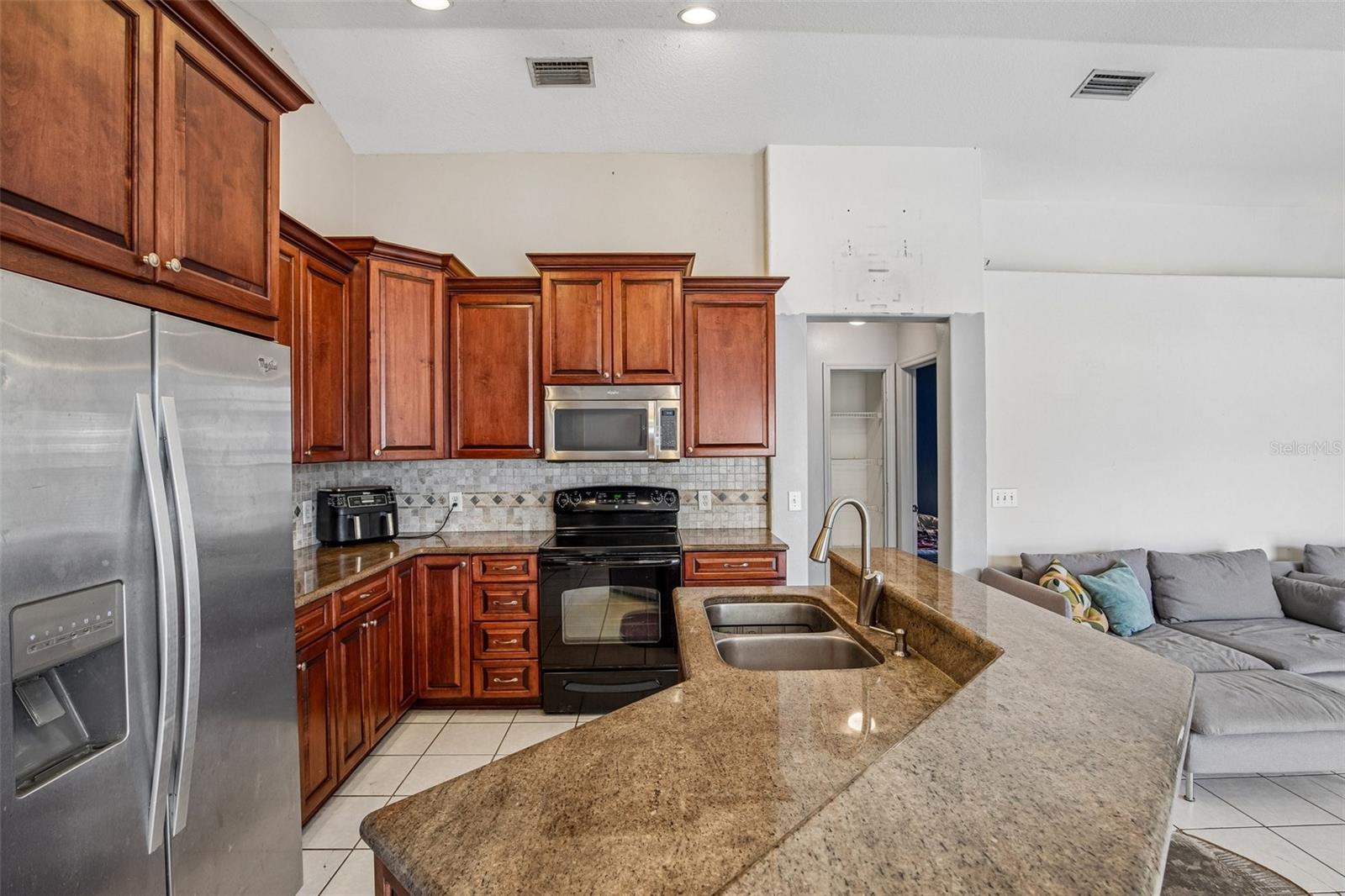 2302 TOWERING OAKS CIR — photo 12