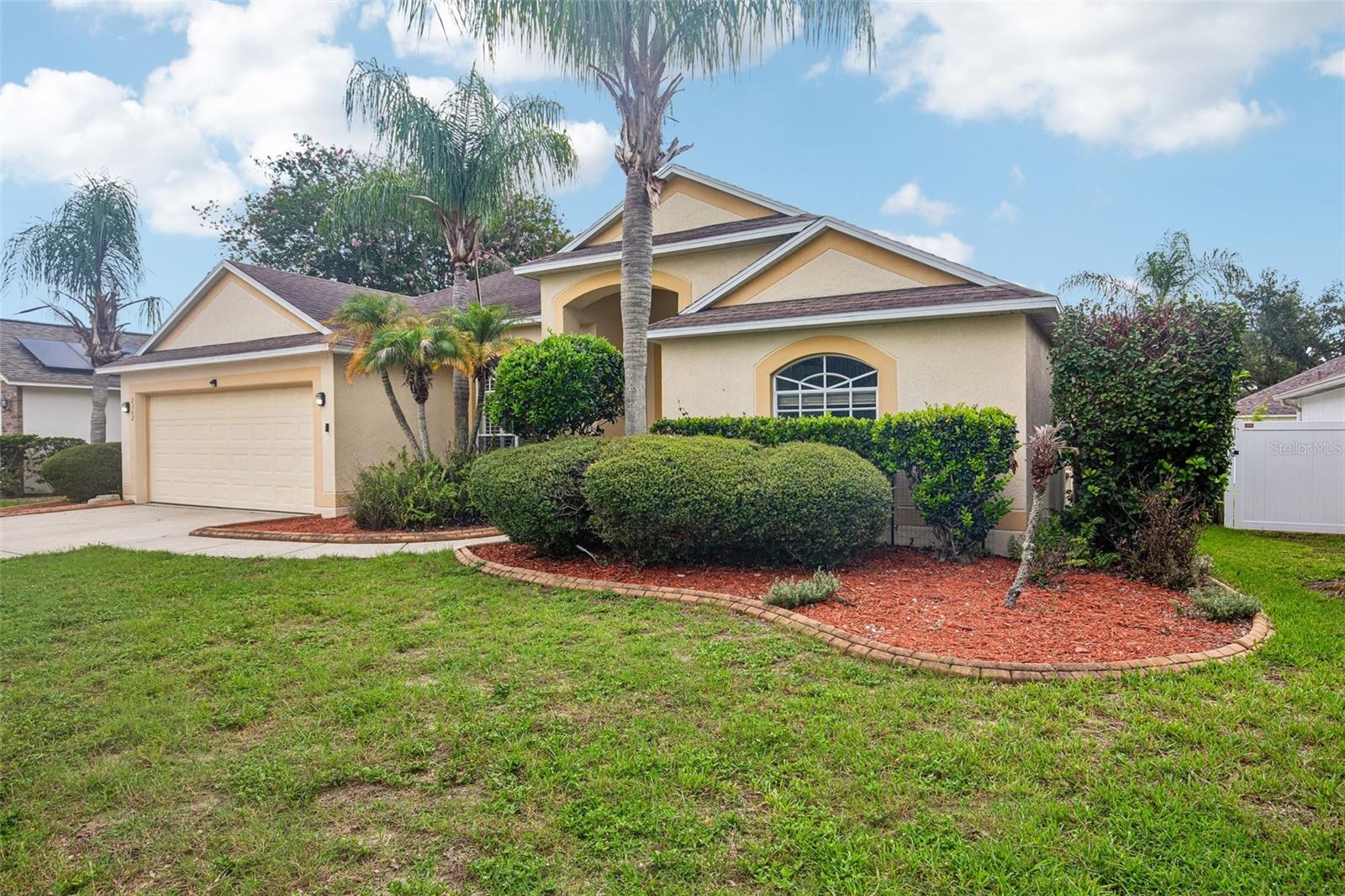 2302 TOWERING OAKS CIR — photo 3