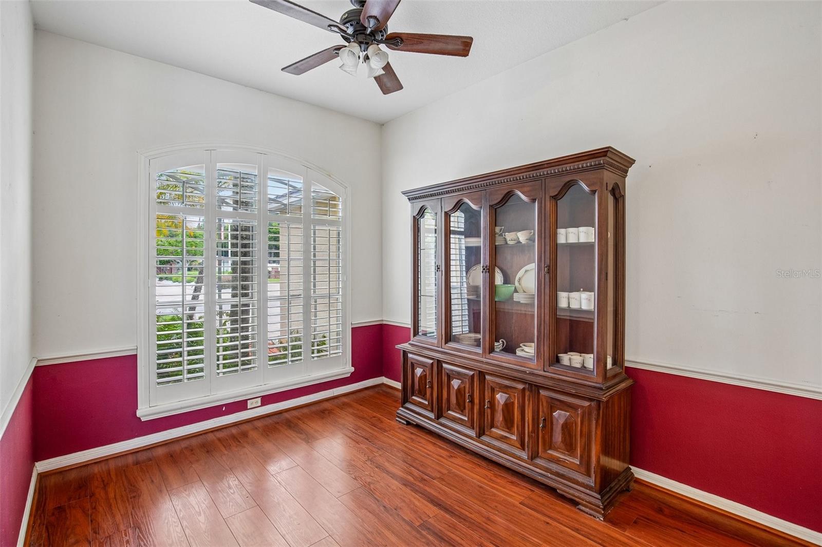 2302 TOWERING OAKS CIR — photo 9