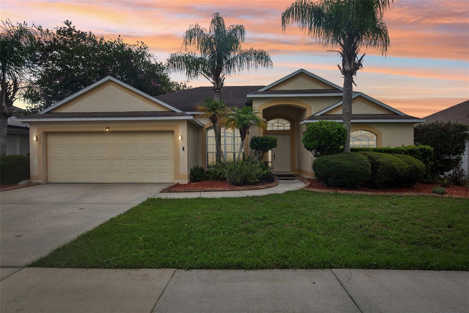 2302 TOWERING OAKS CIR — photo 46