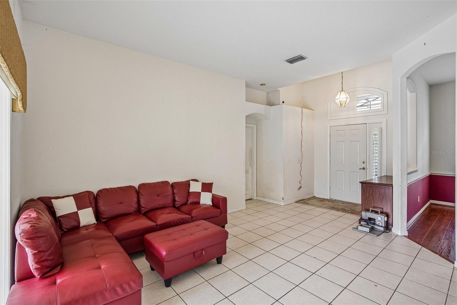 2302 TOWERING OAKS CIR — photo 5