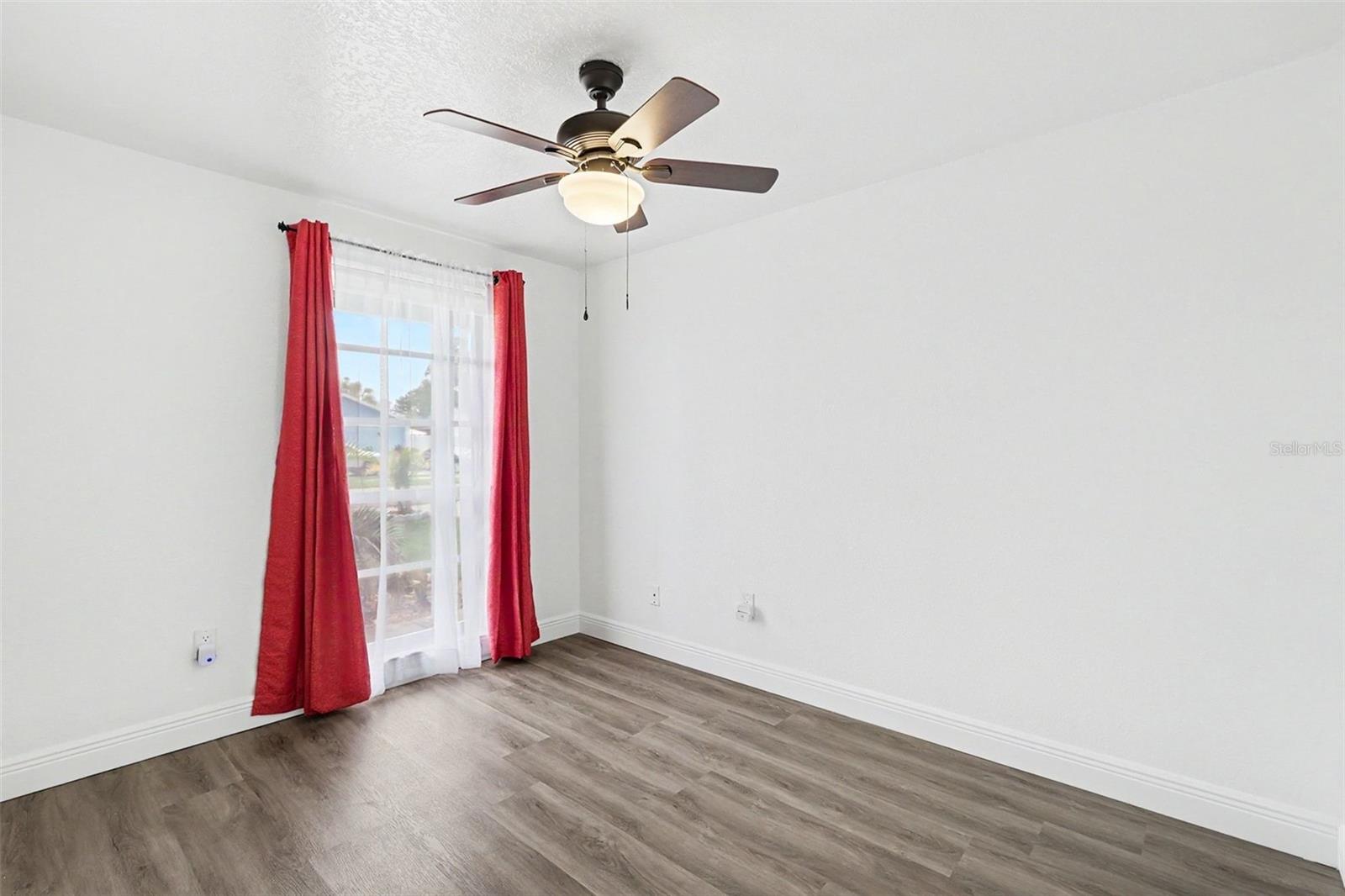 8253 GREENLEAF CIR — photo 17