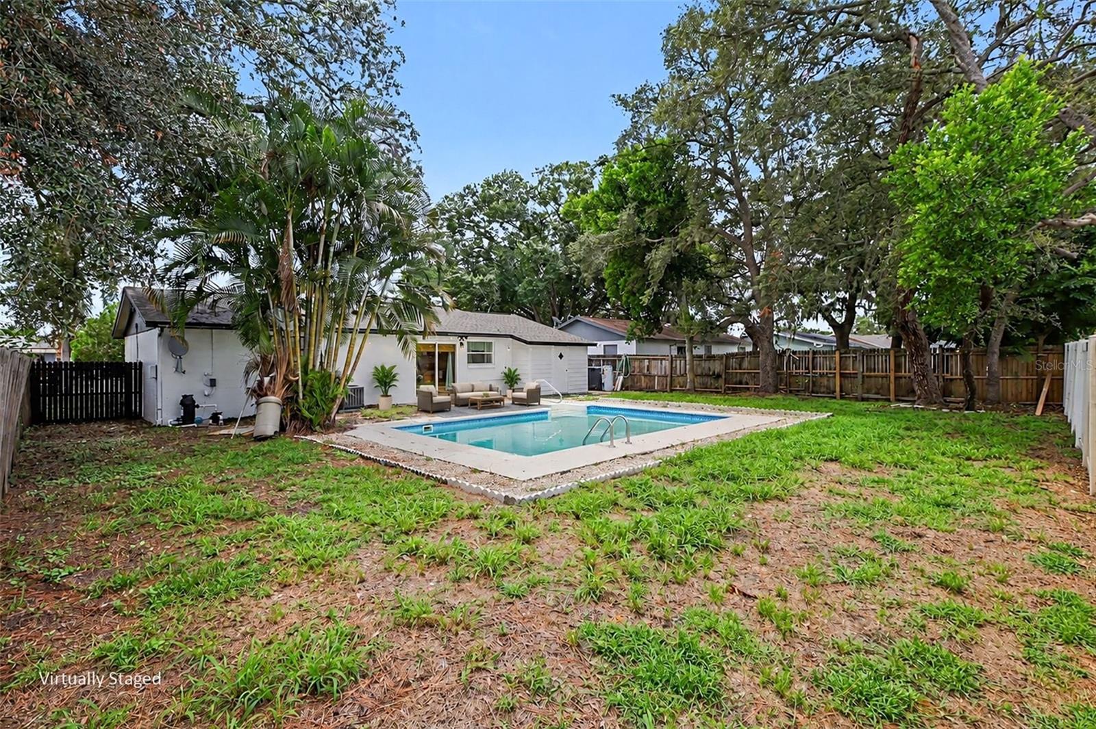 8253 GREENLEAF CIR — photo 22