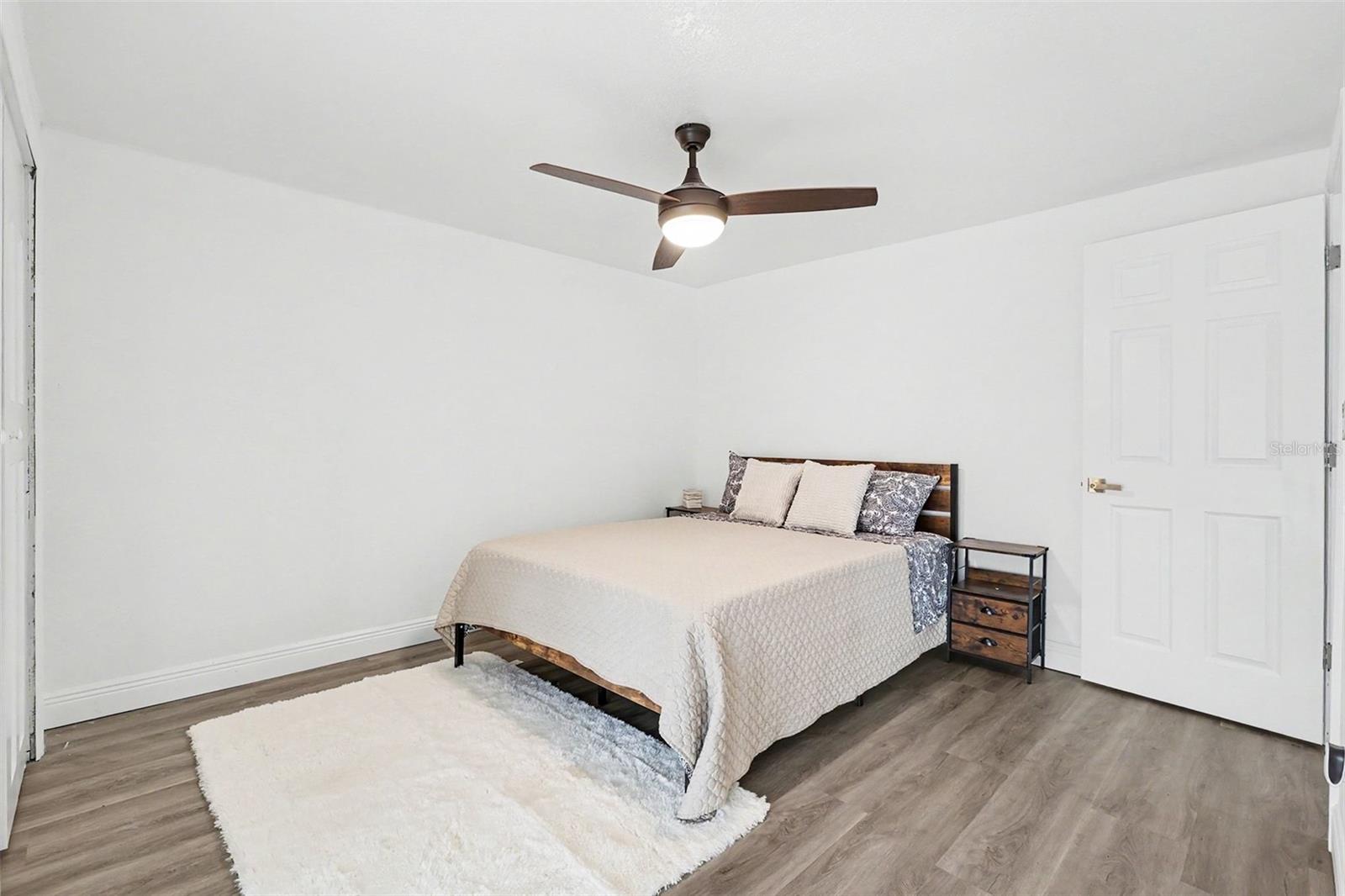 8253 GREENLEAF CIR — photo 12