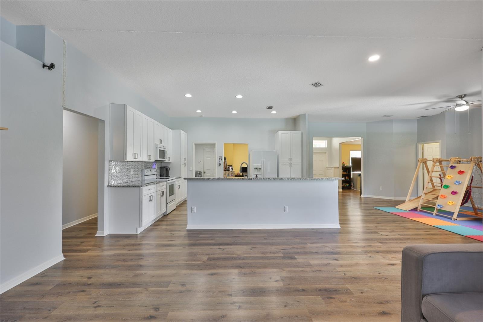 10234 BLOOMFIELD HILLS DR — photo 11