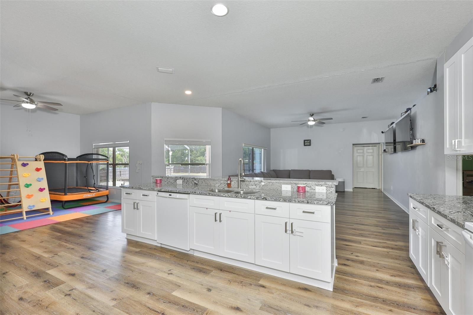 10234 BLOOMFIELD HILLS DR — photo 7