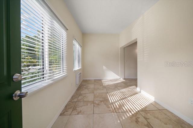 533 YELVINGTON AVE — photo 12