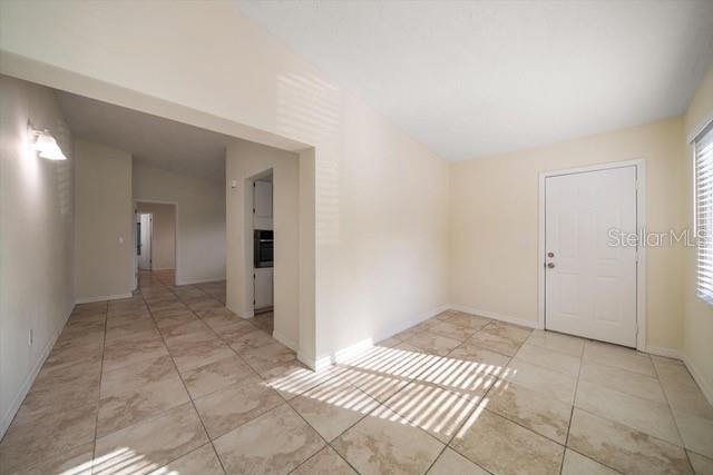 533 YELVINGTON AVE — photo 11