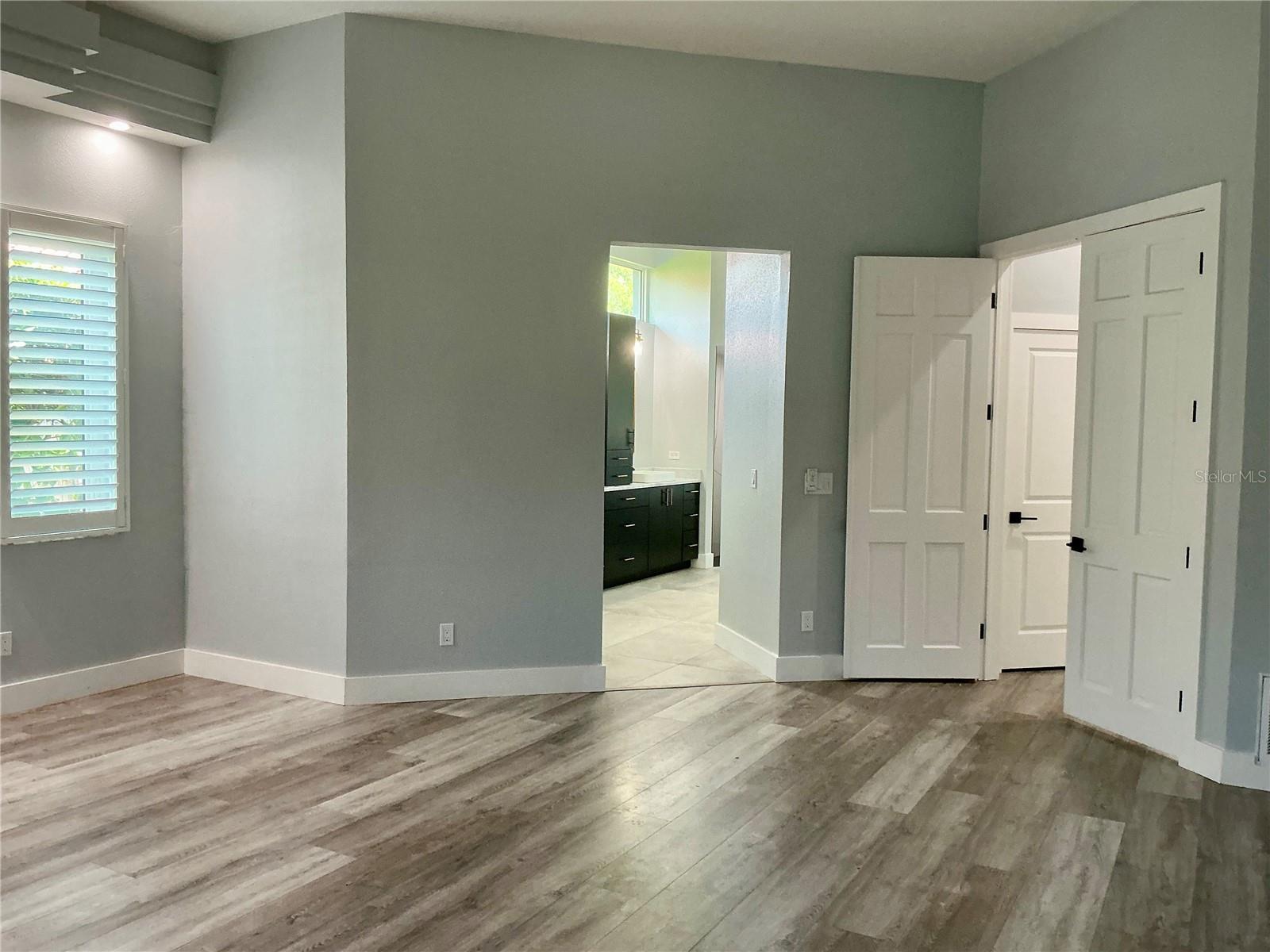 126 OLD OAK CIR — photo 21
