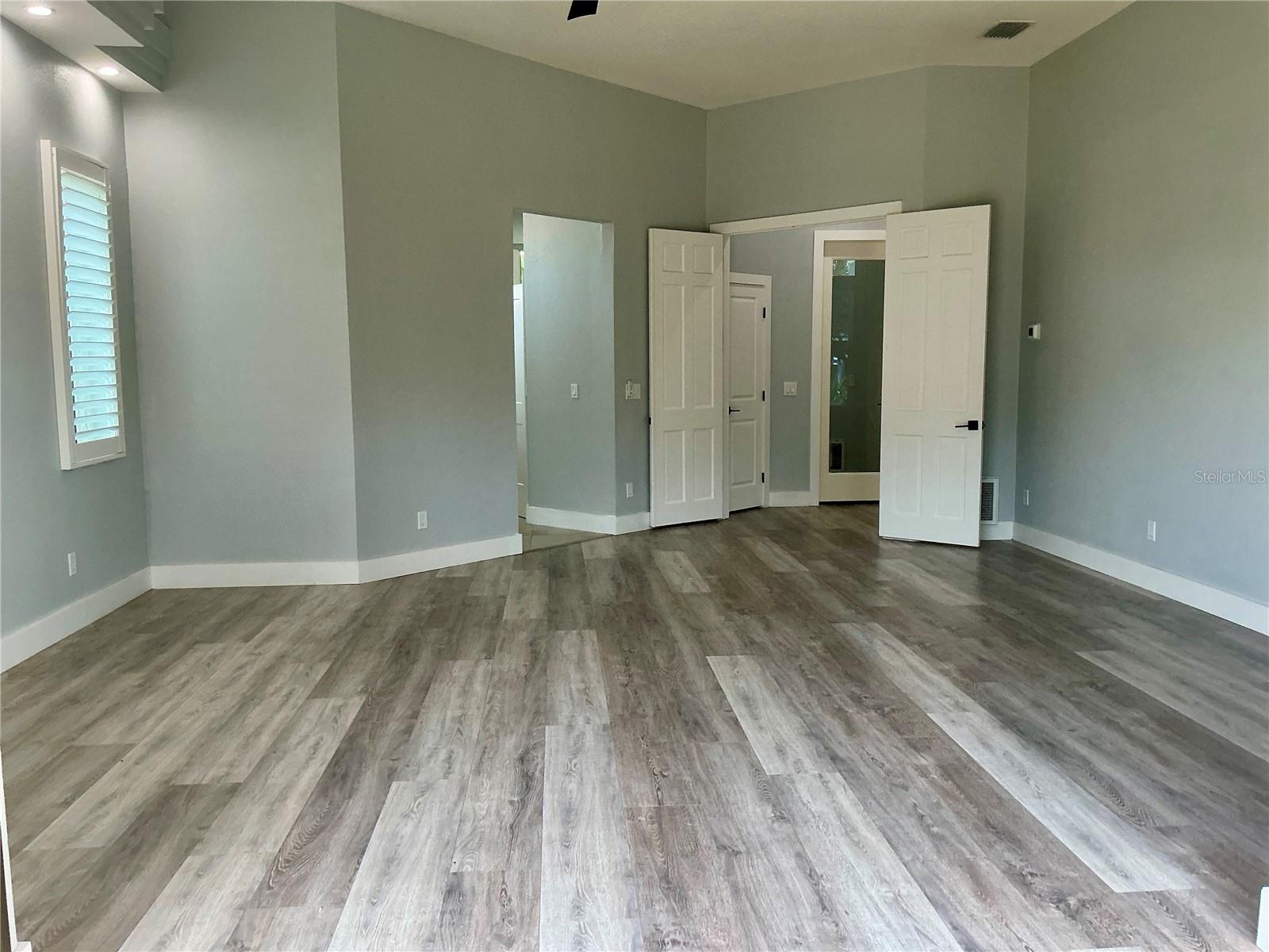 126 OLD OAK CIR — photo 20