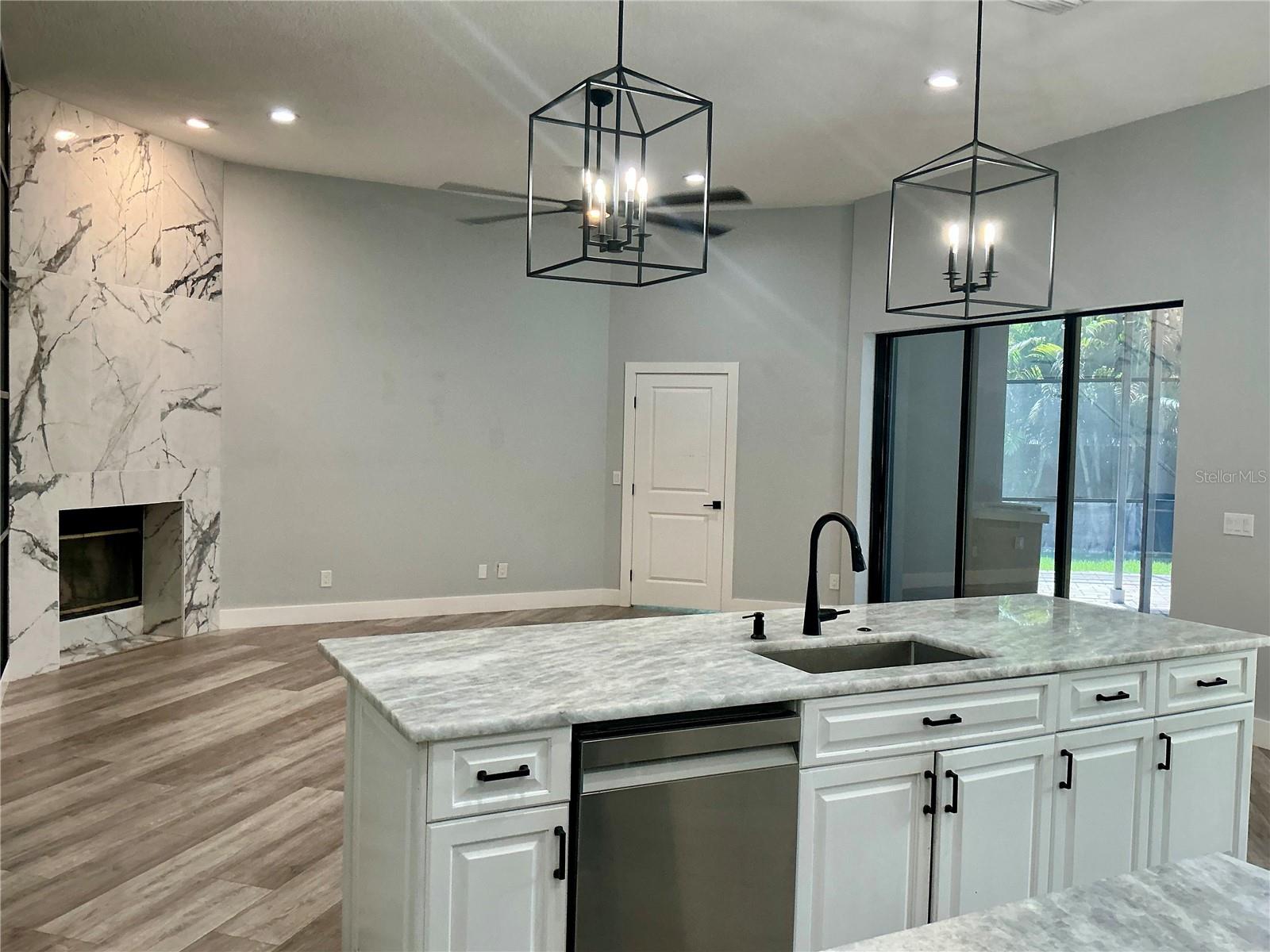 126 OLD OAK CIR — photo 37