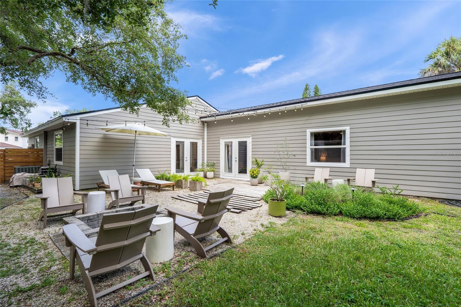 319 BEARDED OAKS CIR — photo 43