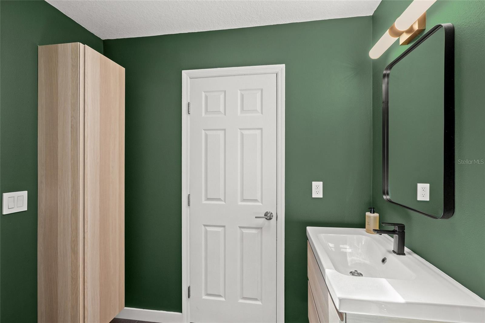 319 BEARDED OAKS CIR — photo 28