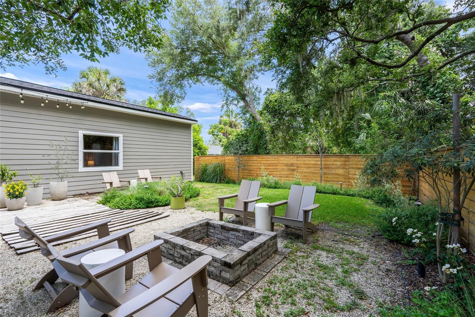 319 BEARDED OAKS CIR — photo 42