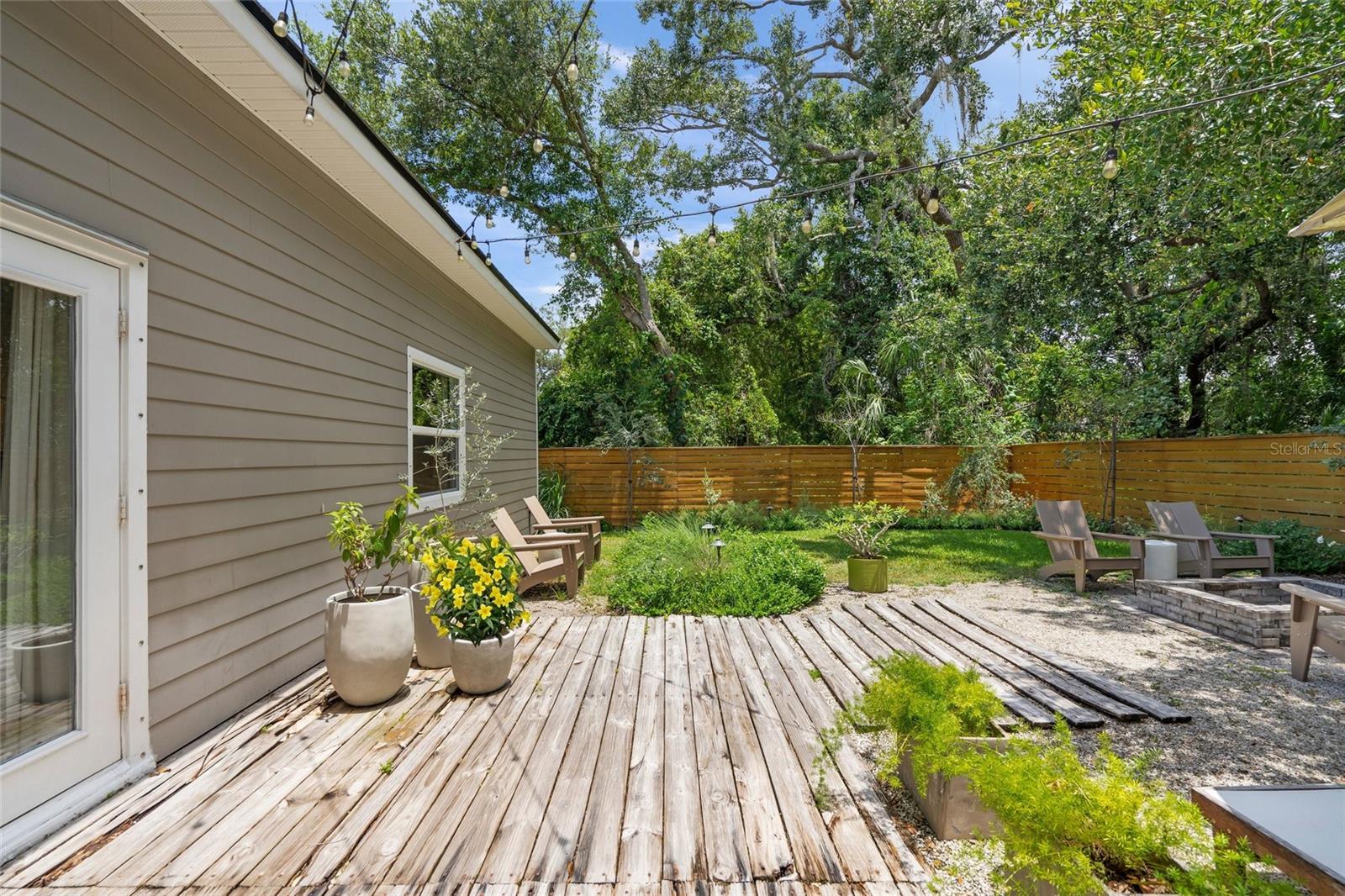 319 BEARDED OAKS CIR — photo 38
