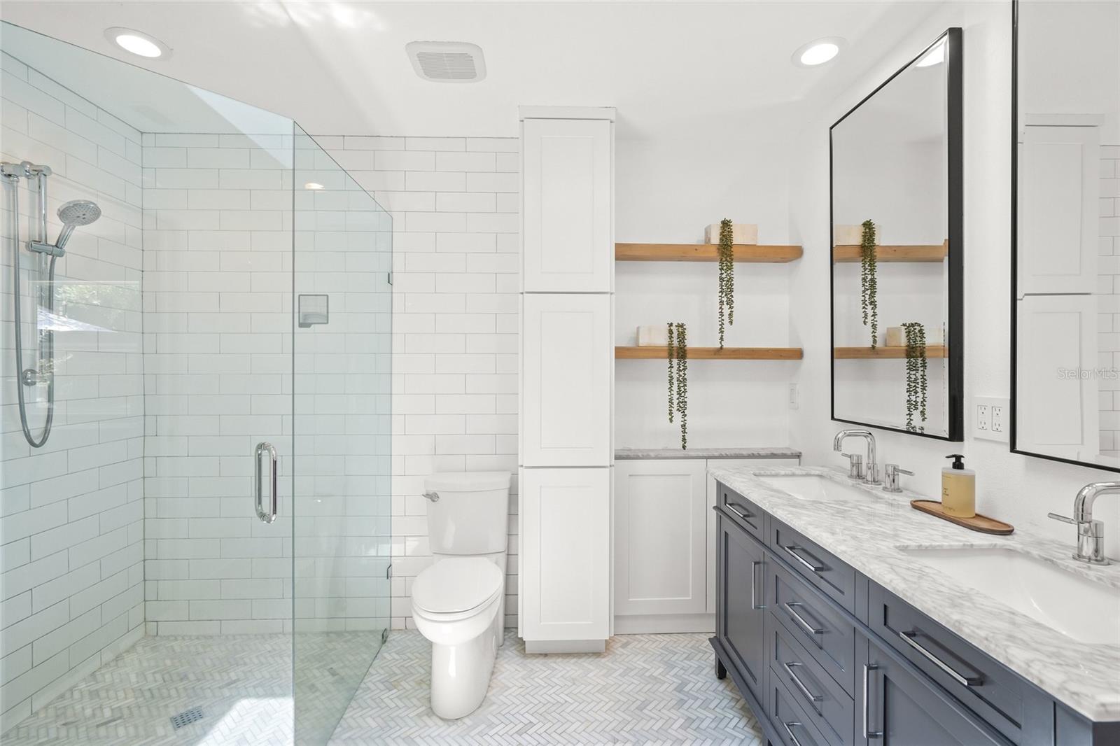 319 BEARDED OAKS CIR — photo 35
