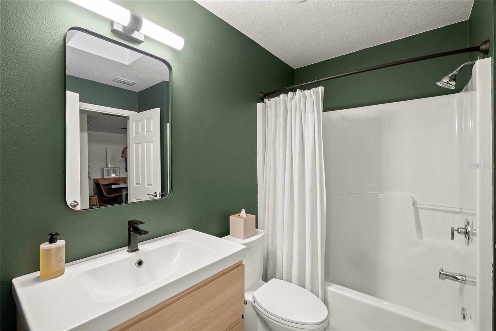 319 BEARDED OAKS CIR — photo 26