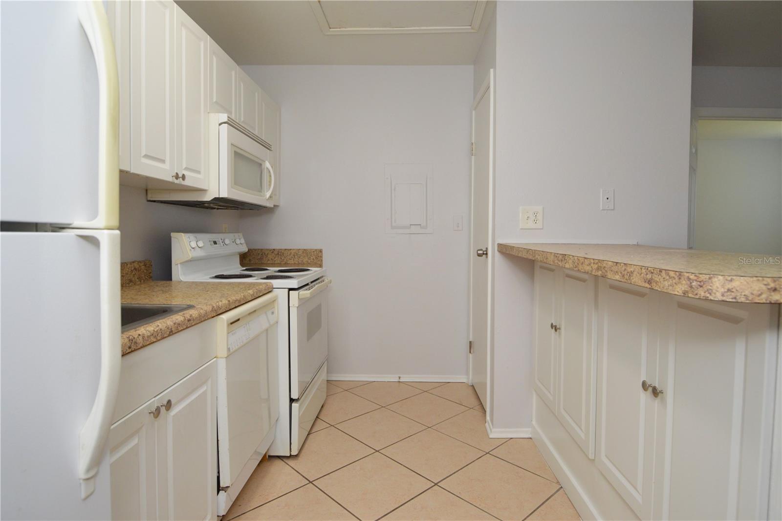 1400 GANDY BLVD N #607 — photo 8