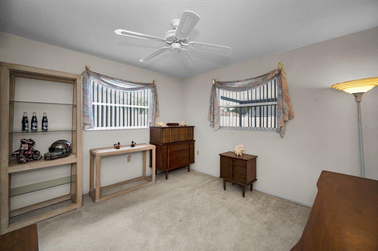 1614 DALE CIR N — photo 18