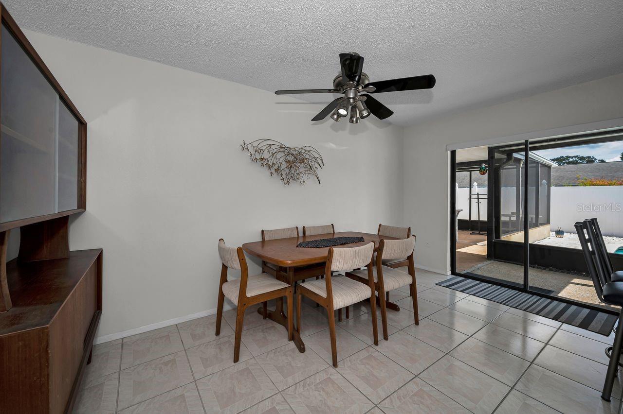 1614 DALE CIR N — photo 12