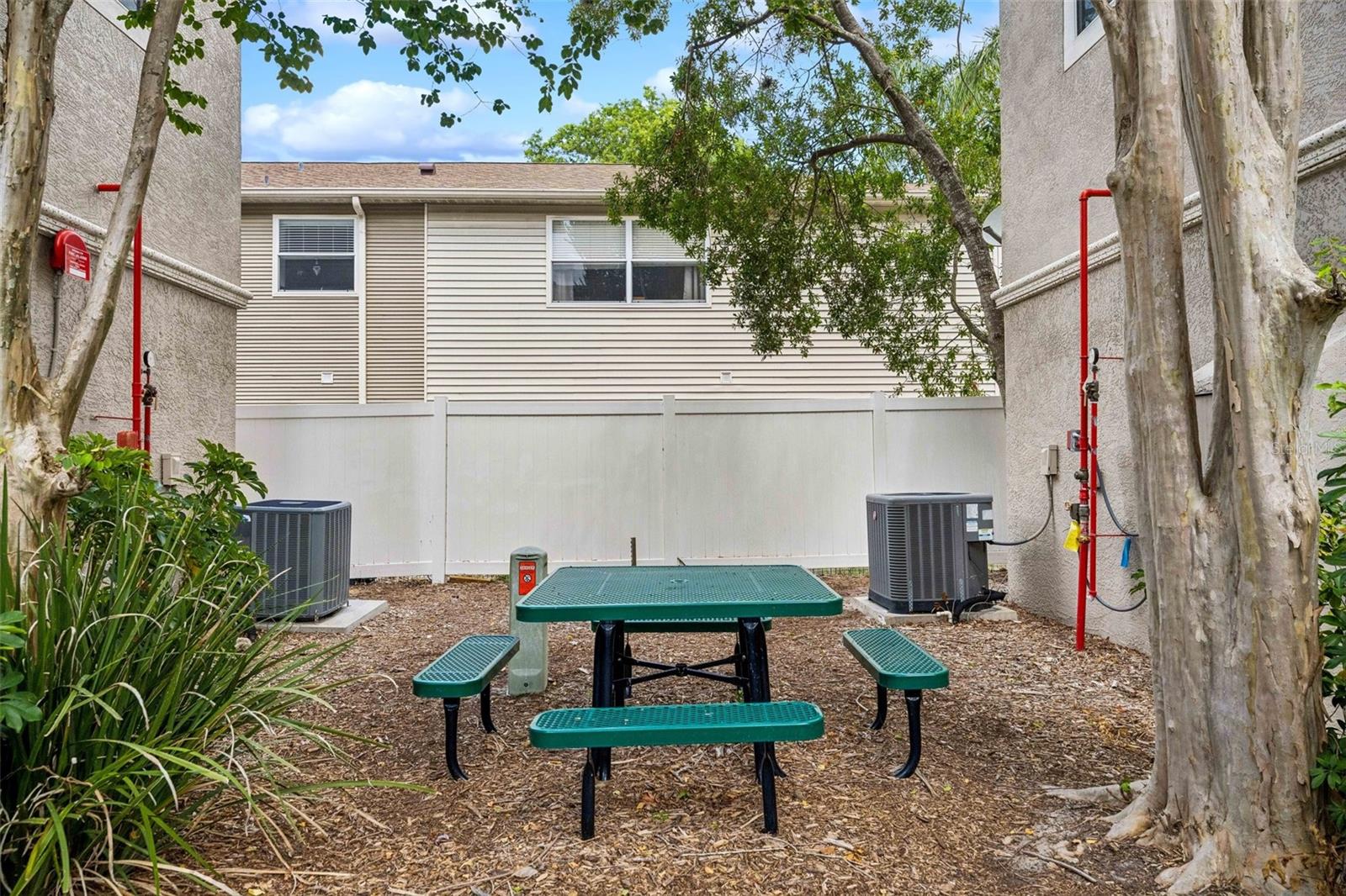 2613 ESPANA CT — photo 35