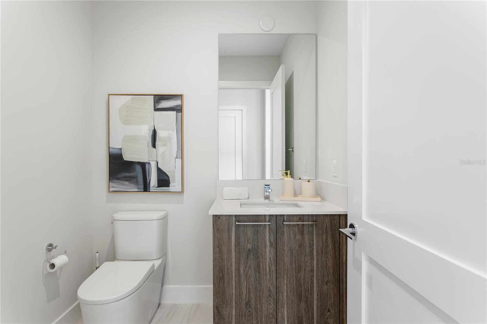 275 1ST AVE S #4004 — photo 35