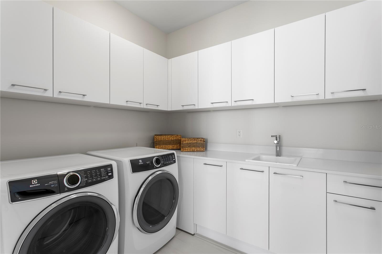 275 1ST AVE S #4004 — photo 34
