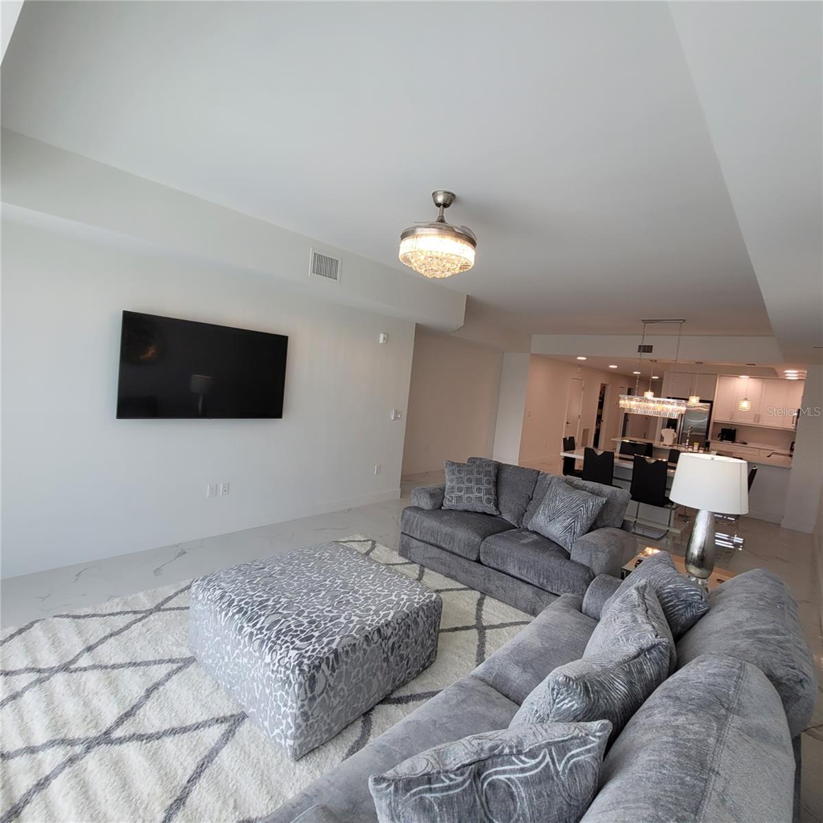415 ISLAND WAY #206 — photo 4