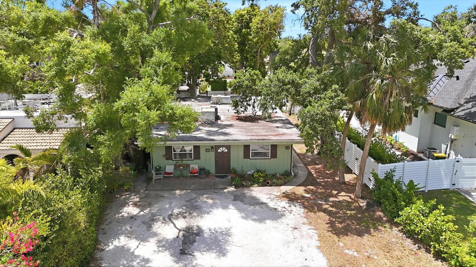 1824 WEBBER ST — photo 2