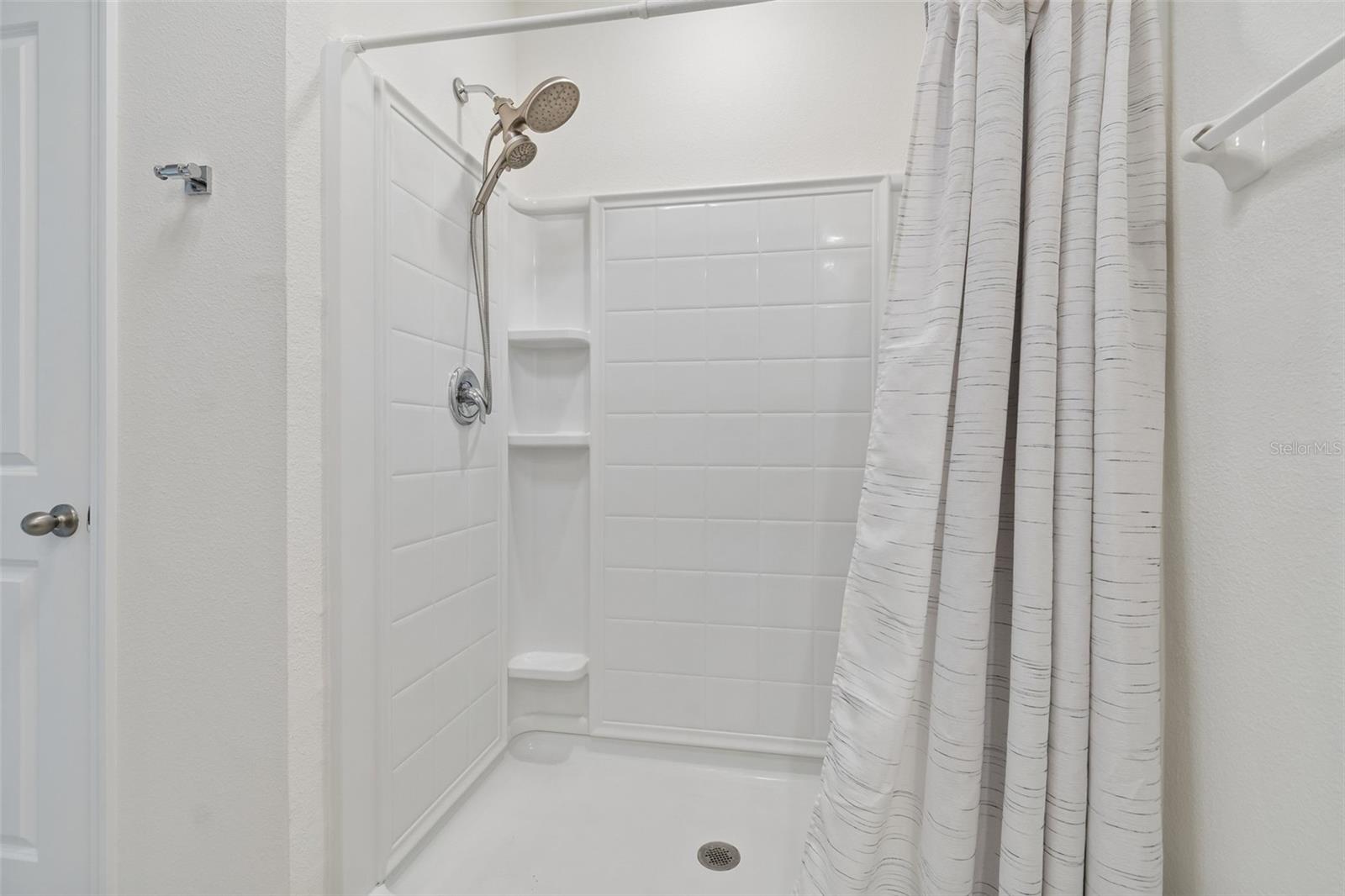 17053 OVAL RUM DR — photo 32