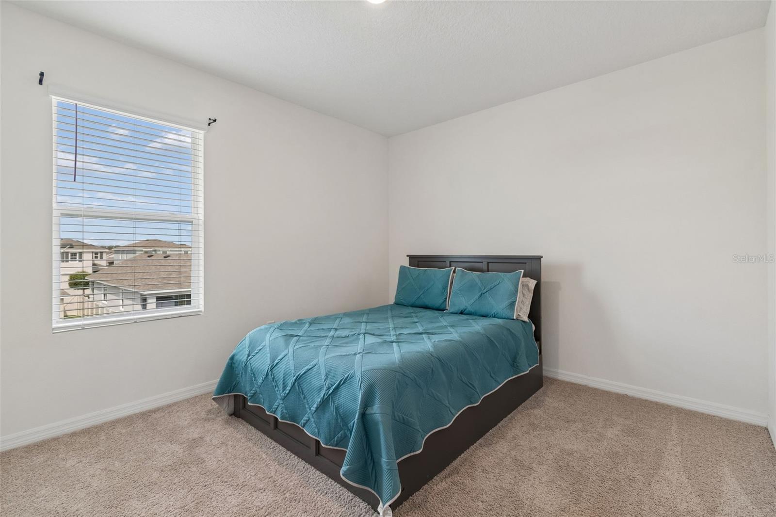 17053 OVAL RUM DR — photo 35