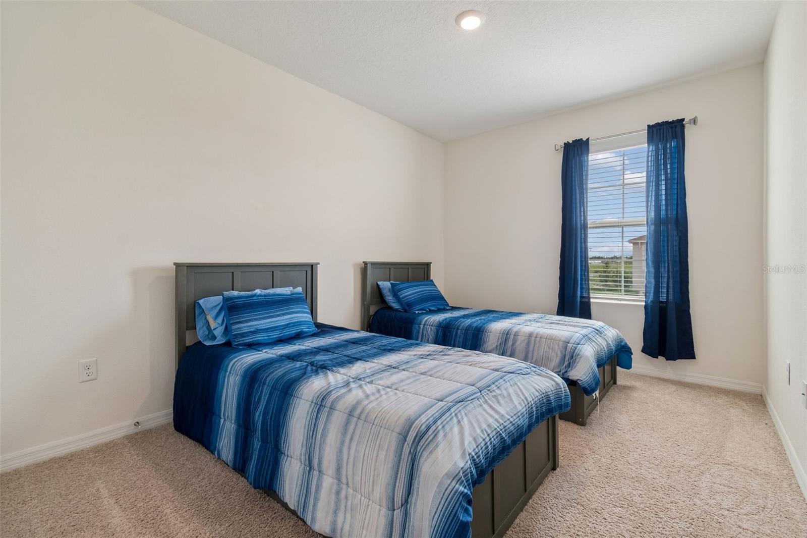 17053 OVAL RUM DR — photo 25