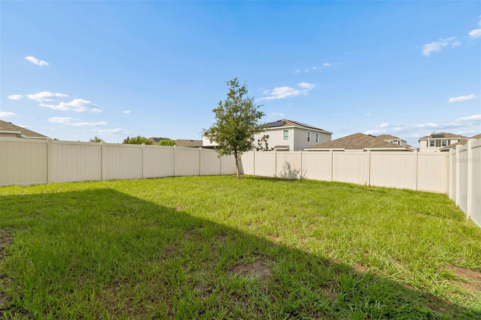 17053 OVAL RUM DR — photo 44