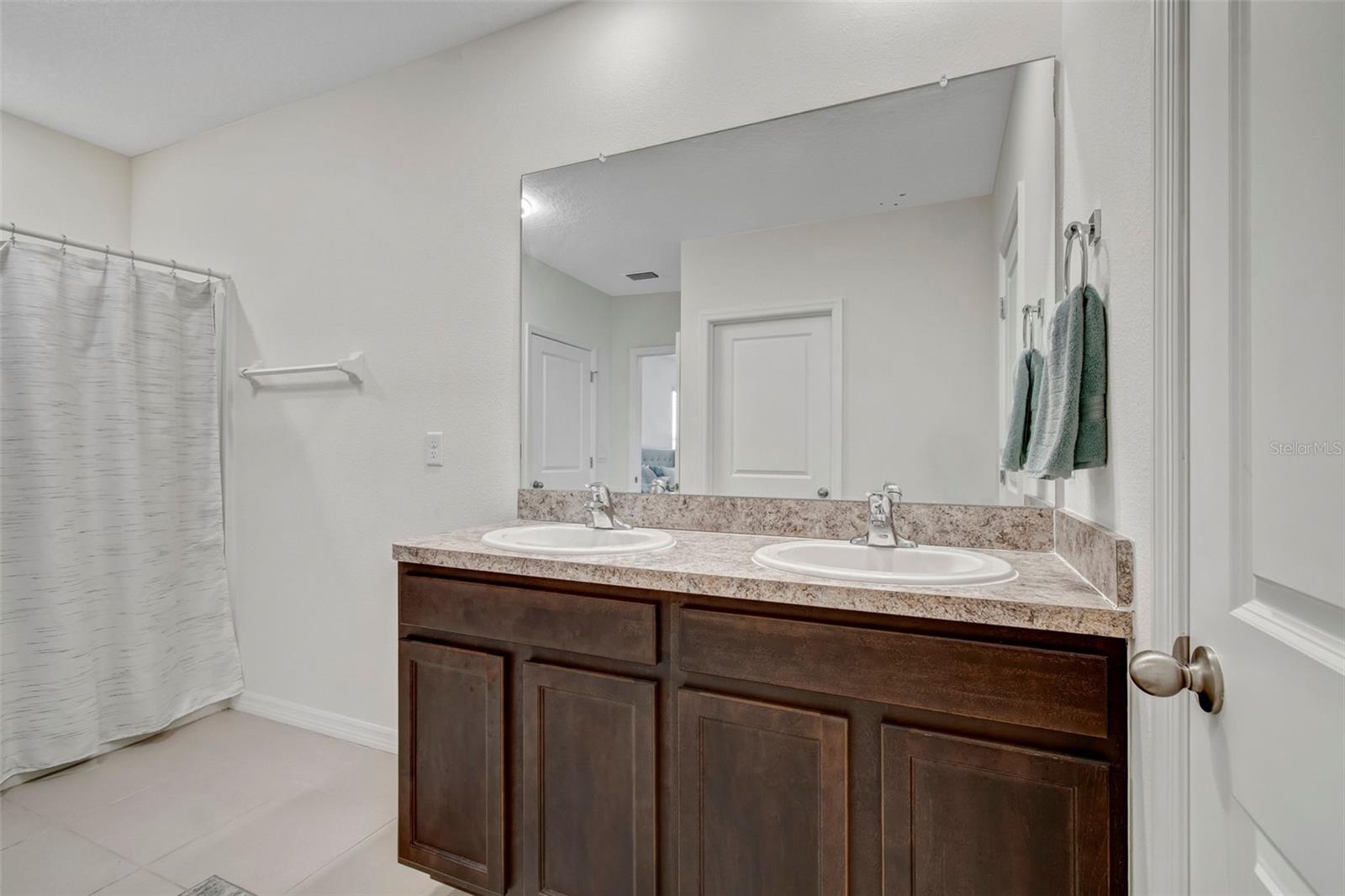 17053 OVAL RUM DR — photo 31