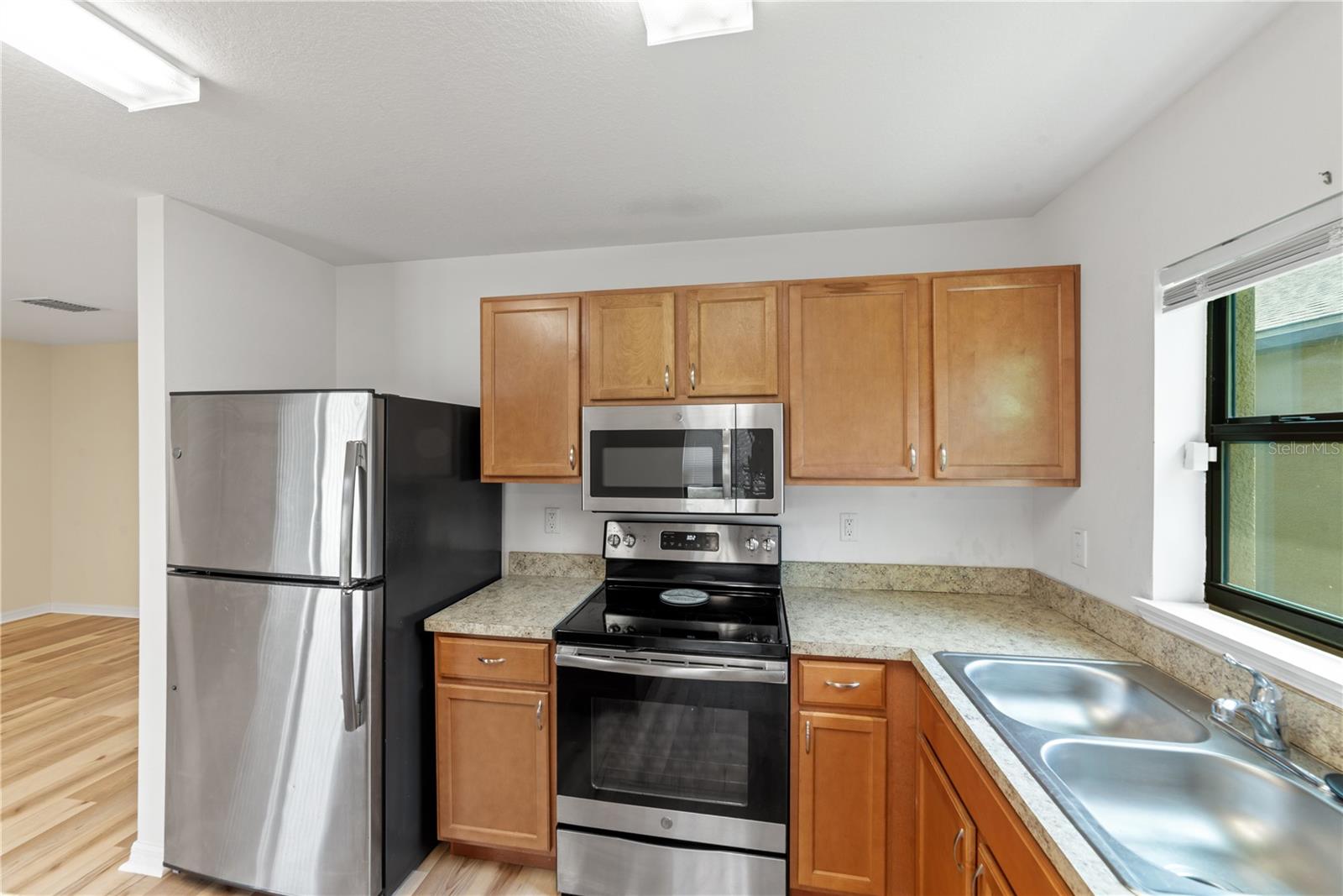 621 CHATHAM WALK DR — photo 9