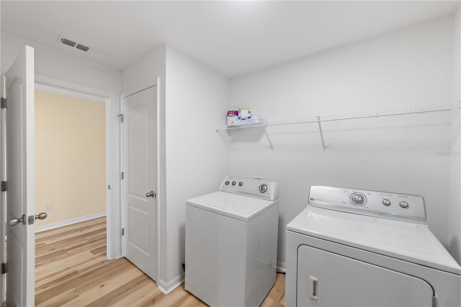621 CHATHAM WALK DR — photo 36