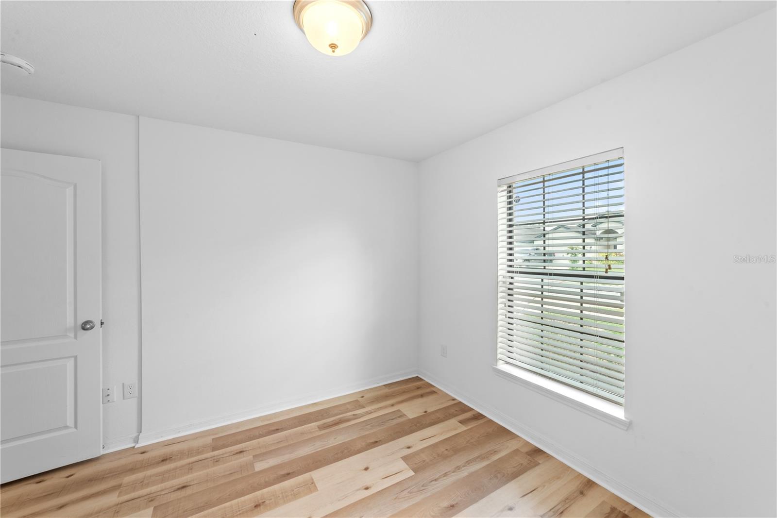 621 CHATHAM WALK DR — photo 35