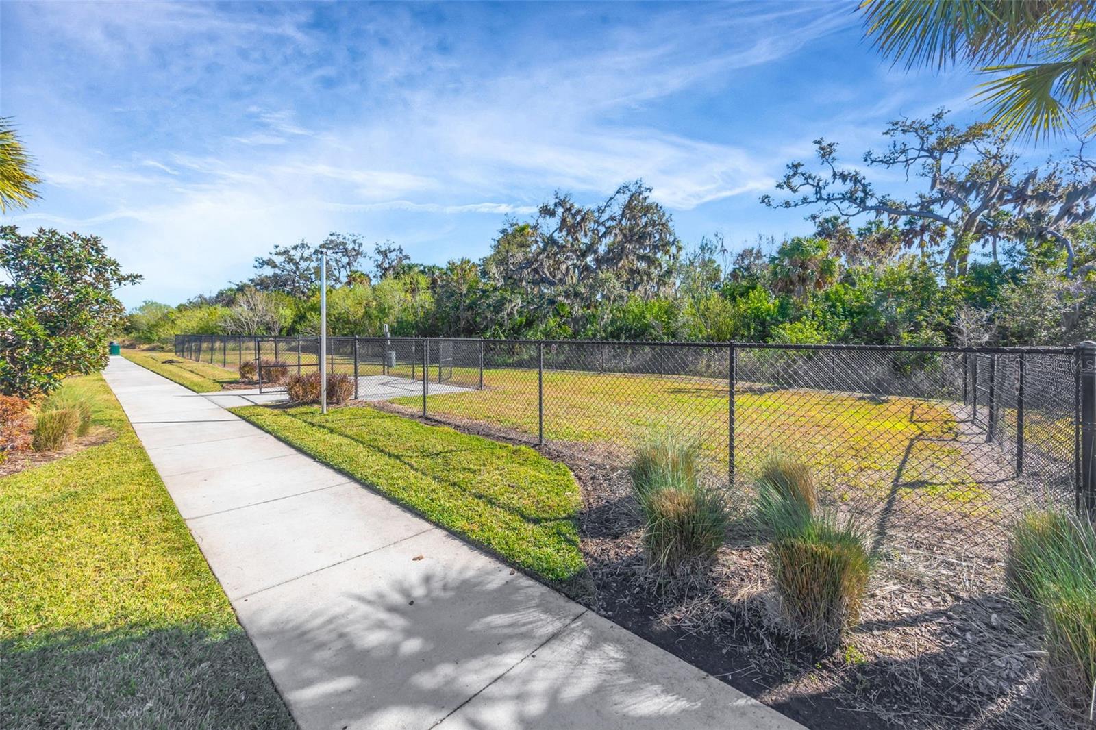 621 CHATHAM WALK DR — photo 44