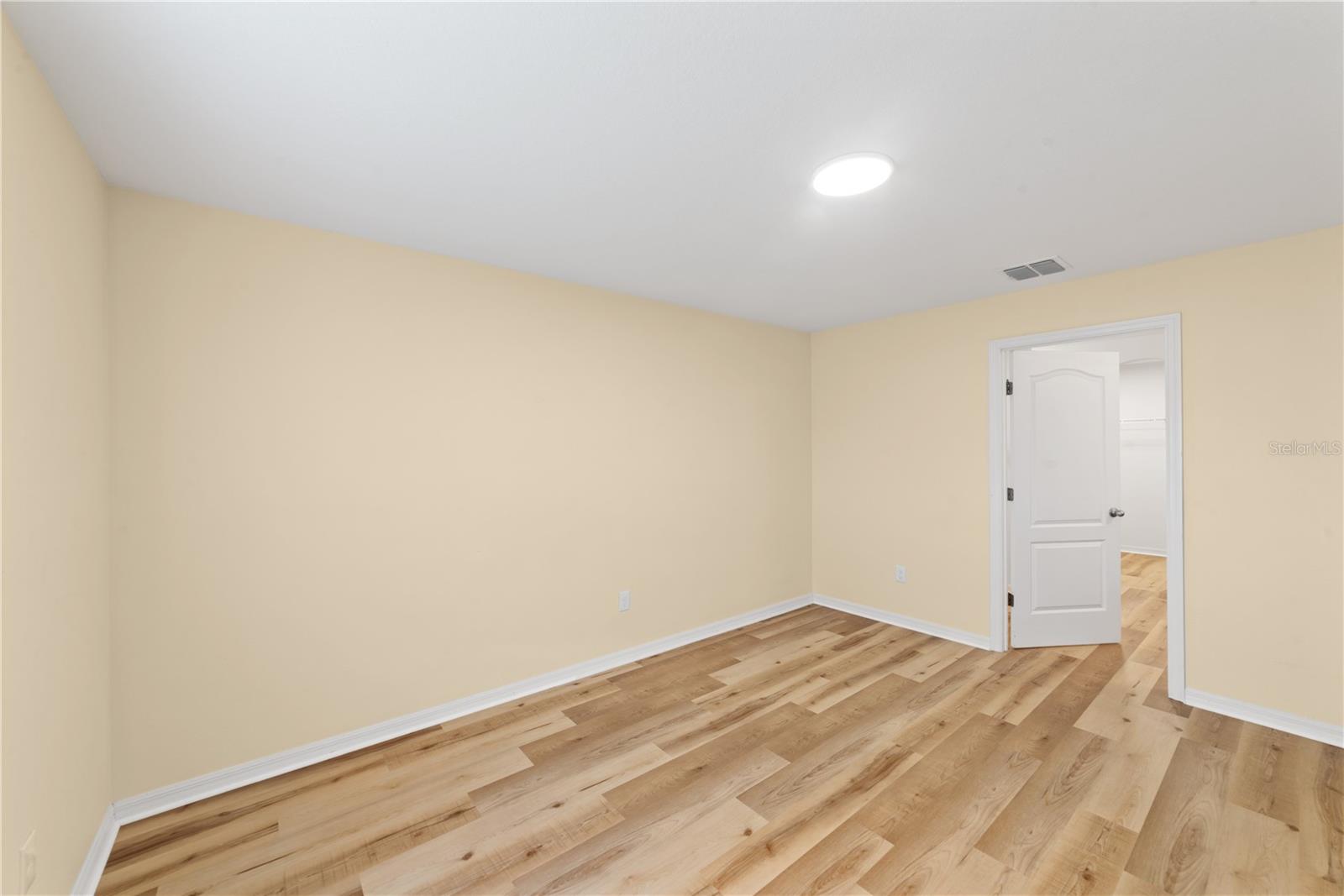 621 CHATHAM WALK DR — photo 16