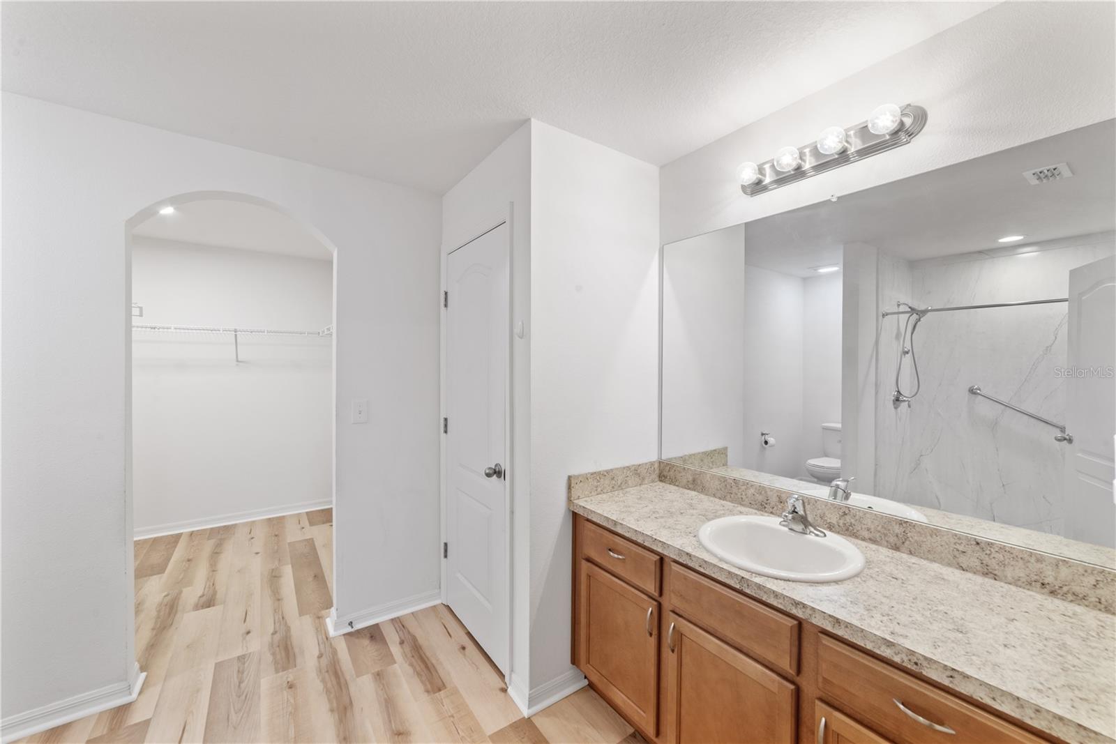 621 CHATHAM WALK DR — photo 21