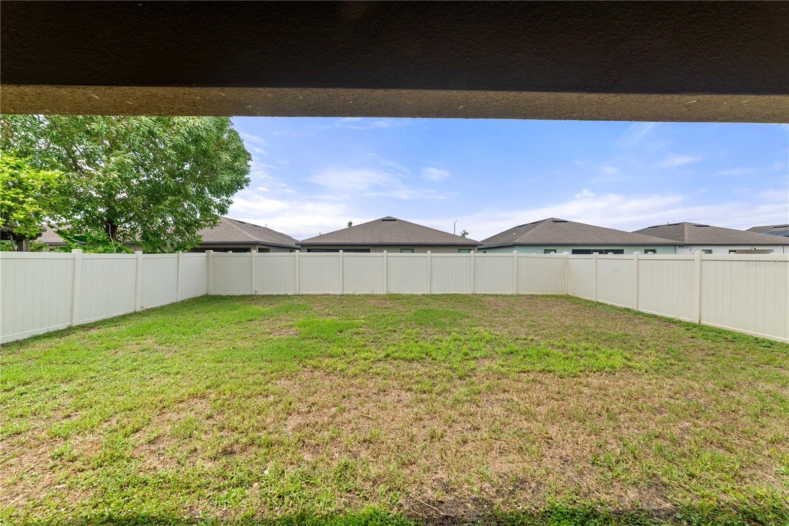 621 CHATHAM WALK DR — photo 37