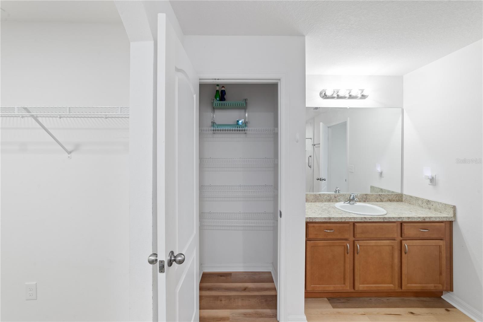 621 CHATHAM WALK DR — photo 24