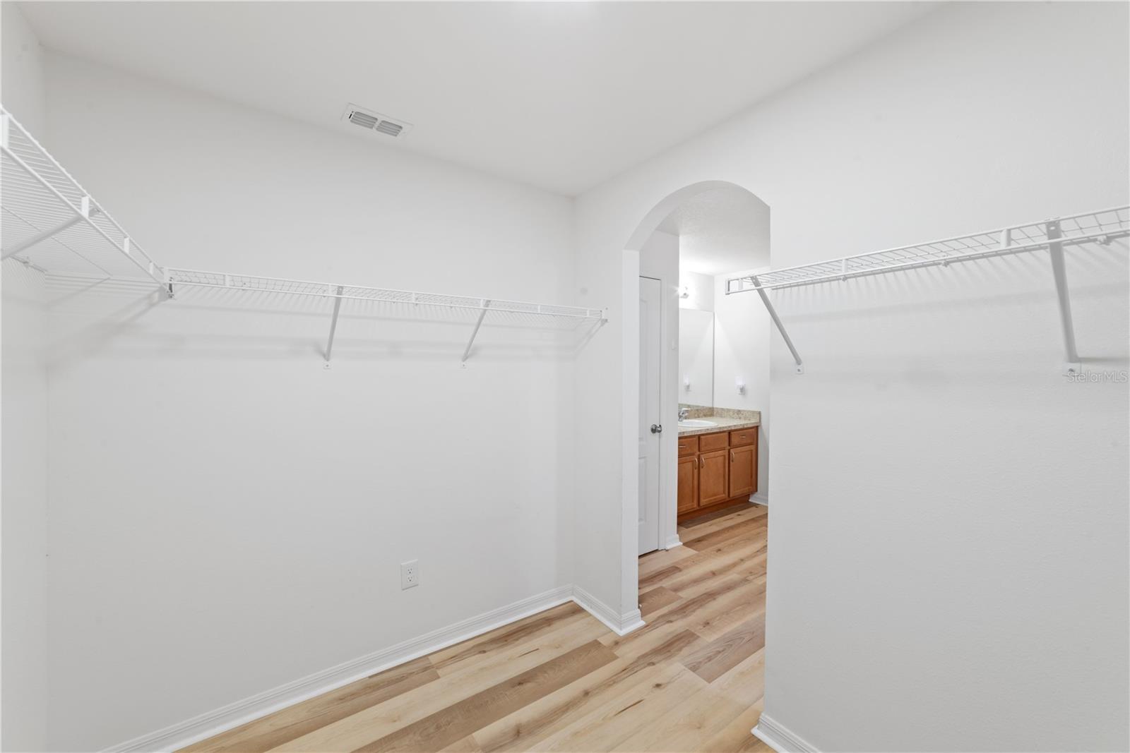 621 CHATHAM WALK DR — photo 20
